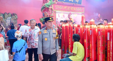 Wakapolda Jambi Monitoring Perayaan Imlek di Sejumlah Kelenteng dan Vihara, Pastikan Ibadah Berlangsung Aman
