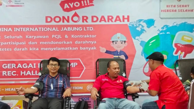 Jaga Stok Darah di Jambi, SKK Migas - PetroChina Donasikan 200 Kantong Darah ke PMI dan RSUD Raden Mattaher Jambi