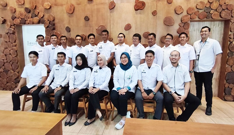 Kepala BPJS Ketenagakerjaan Kabupaten Muaro Jambi bersama Korwil SPPG dan satuan pelayanan pemenuhan gizi se-Kabupaten Muaro Jambi | foto : dod