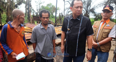 Bupati Muaro Jambi Serahkan Bantuan Korban Kebakaran di Talang Kerinci