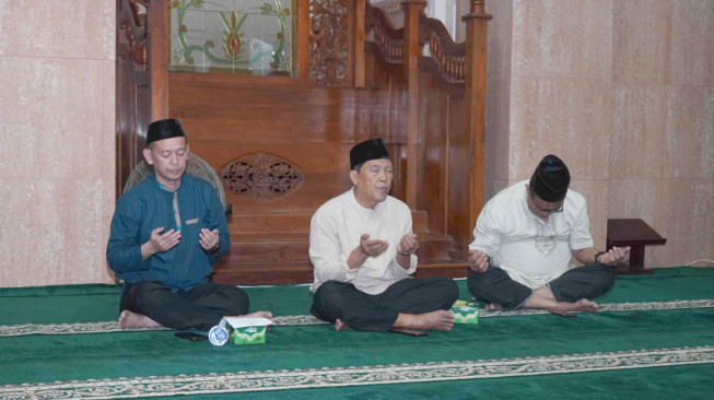 Wakil Bupati Tanjabtim Hadiri Peringatan Nuzulul Qur’an di Masjid Agung Nur Addarojat