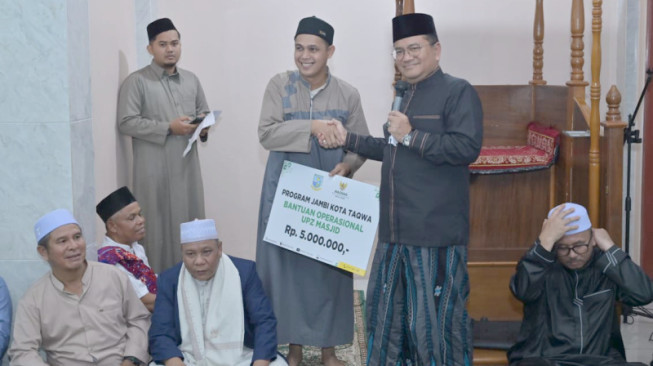 Wali Kota Jambi Serahkan Bantuan Wifi Gratis untuk Rumah Ibadah