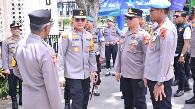 Sambangi Pos Pelayanan dan Pos Pengamanan, Kapolda Jambi Pastikan Kesiapan Personel dan Fasilitas