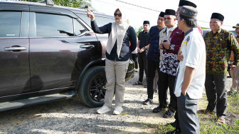 Pastikan Kualitas Sarana Pendidikan, Bupati Tanjung Jabung Timur Tinjau SD dan SMP Mencolok