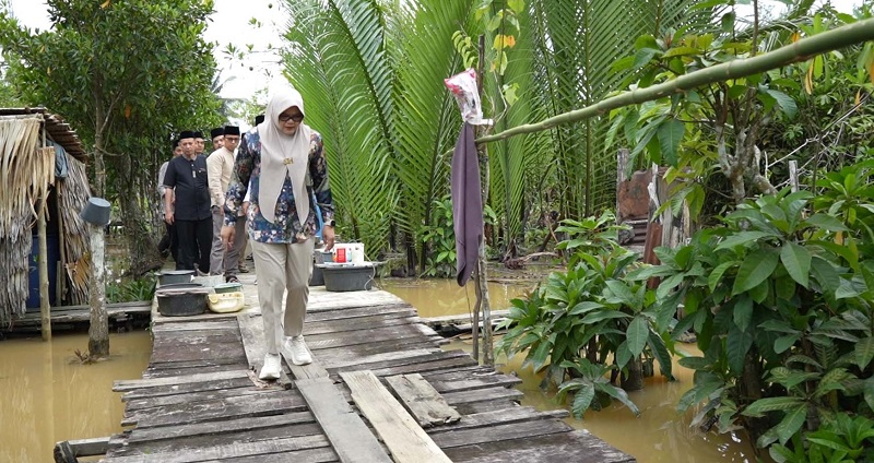 Bupati dan Wakil Bupati Tanjabtim melakukan monitoring dan evaluasi pembangunan di dua kecamatan, 4 – 5 Maret 2026 | foto : dki-tjt