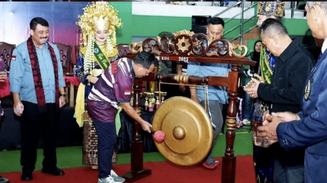 Bupati Batang Hari Buka Kejurnas Karate GOKASI: Sportifitas dan Persaudaraan Diutamakan