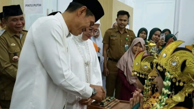 Bupati Batang Hari Apresiasi Wisuda Tahfizh SIT Aulia: Wujudkan Generasi Beriman dan Berakhlak Mulia