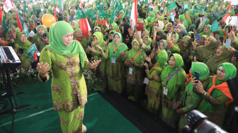 Ketua Umum Dewan Pembina PP Muslimat NU Khofifah :  Ibu Ibu Adalah Pilar Penting di Tengah Dunia yang Bergejolak