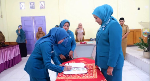 Ketua TP PKK Muaro Jambi, Ny. Ririn Novianty Bambang Bayu Suseno, S.E. Lantik Ketua TP PKK Kecamatan Maro Sebo, Desi Lestari