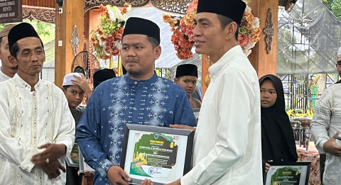 Bupati Batang Hari Ajak Cintai Al-Quran di Peringatan Nuzulul Quran dan Penyerahan Hadiah Semarak Ramadan