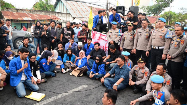 Wakapolda Jambi Duduk Bersama Pendemo, Tegaskan Komitmen Transparasi dan Penegakan Hukum