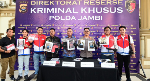 Polda Jambi Ungkap Dugaan Tindak Pidana Migas, Pelangsiran Solar Subsidi di SPBU Lubuk Landai, Penampung Minyak Lagi Duburu Polisi.