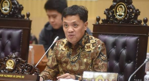 Ketua Komisi III Sebut Kapolri Tak Alergi dengan Keterbukaan Dalam Menindak Oknum Anggota yang Melakukan Pelanggaran