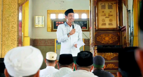 Bupati Fadhil Arief Shalat Idul Adha di Maro Sebo Ilir, Serahkan Hewan Qurban Presiden untuk Masyarakat