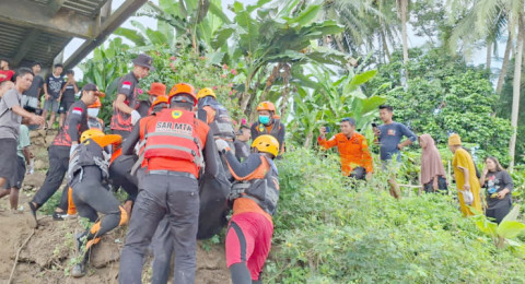 Penyisiran di Bawah Guyuran Hujan Buahkan Hasil, Korban Tenggelam Pulau Rengas Ditemukan