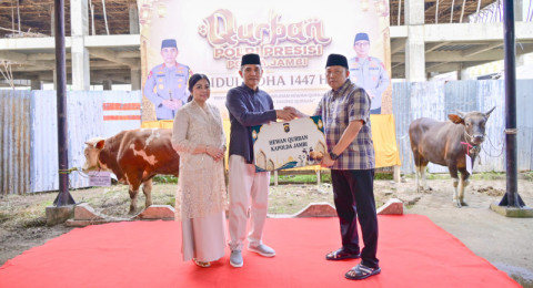 Polda Jambi Gelar Shalat Idul Adha 1447 H dan Berbagi Hewan Kurban