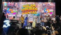 Lautan Manusia Padati Tugu Keris Siginjai, Malam Hiburan Rakyat Puncak HUT ke-80 Kota Jambi