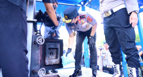 Polda Jambi Musnahkan Ratusan Ribu Gram Sabu dan Puluhan Ribu Ekstasi