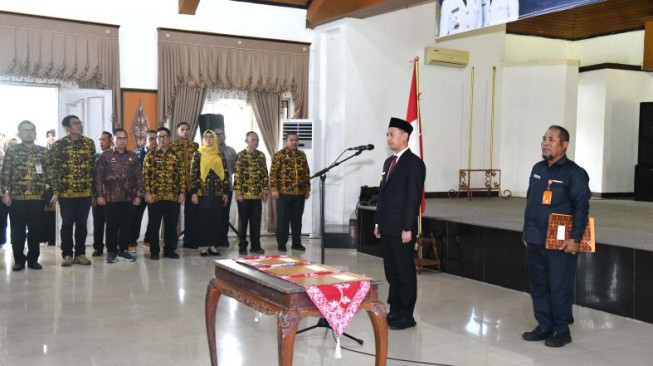 Lantik 96 Pejabat Baru, Wakil Bupati Tanjabtim Tekankan Pentingnya Solusi Nyata Bagi Warga