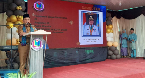 Resmikan Pendopo SMPN 16 Kota Jambi, Wali Kota Maulana Janjikan Pembangunan Ruang Kelas Baru