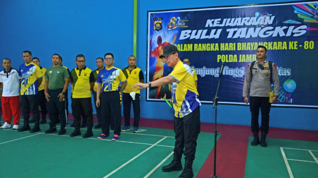 Polda Jambi Resmi Buka Kejuaraan Bulu Tangkis HUT Bhayangkara ke-80 Tahun 2026