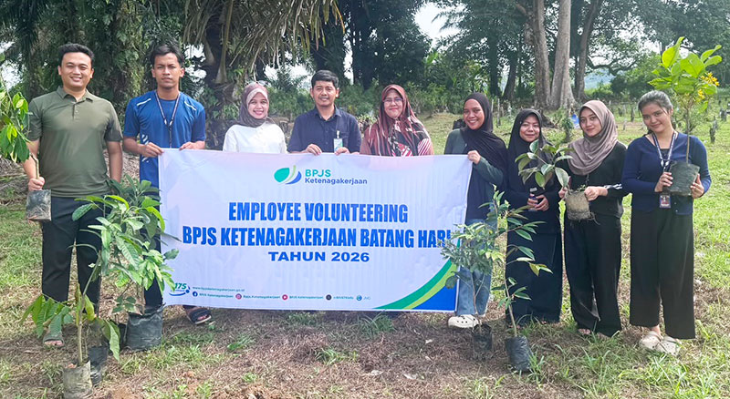 BPJS Ketenagakerjaan Batang Hari melaksanakan Employee Volunteering bertema Go Green melalui  <a href=