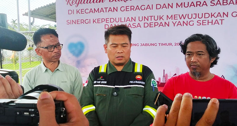 SKK Migas - PetroChina International Jabung Ltd menggelar bhakti sosial khitanan massal gratis untuk 150 orang anak, di Basecamp PetroChina, Geragai, Sabtu | foto : henrosta