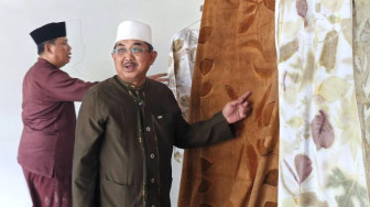 Manfaatkan Daun Resam Jadi Kain Ecoprint Bernilai Seni, Karya Ibu-Ibu Kuala Dasal Ditinjau Bupati Tanjabbar