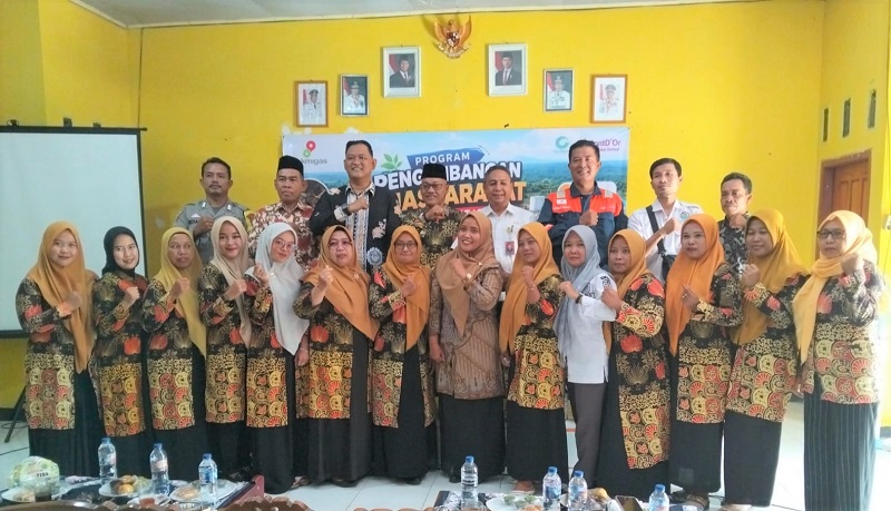 SKK Migas - MontD'Or Oil Tungkal Ltd membina perajin batik di Desa Mengupeh, Kabupaten Tebo | foto : tim