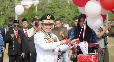 Pimpin Upacara HUT RI, Gubernur Al Haris Tegaskan Semangat Proklamasi Mengisi Kemerdekaan Bekerja untuk Indonesia