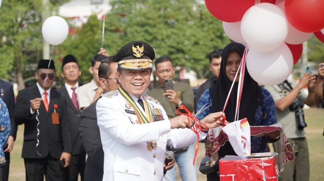 Pimpin Upacara HUT RI, Gubernur Al Haris Tegaskan Semangat Proklamasi Mengisi Kemerdekaan Bekerja untuk Indonesia