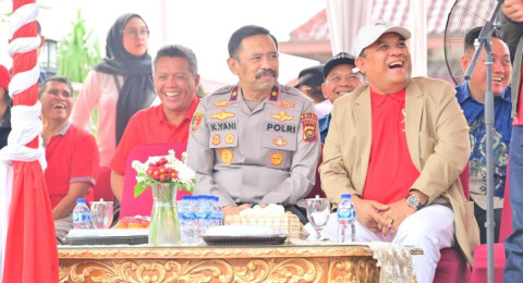 Wakapolda Jambi Saksikan Pawai Pembangunan dan Karnaval Kemerdekaan RI ke-81