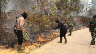 Gerak Cepat Satgas Karhutla Polda Jambi Kendalikan Kebakaran di Tahura Batang Hari