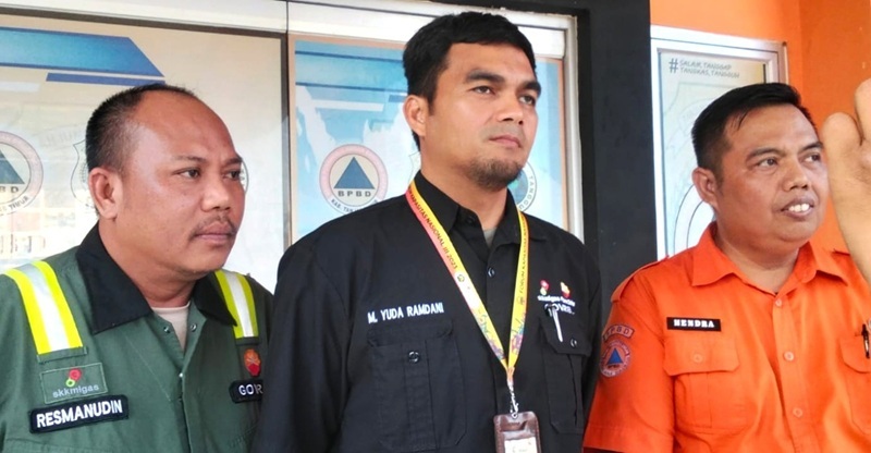 Bantuan diserahkan oleh CSR & Comdev Supervisor PetroChina Jabung, M. Yuda Ramadani | foto : henrosta