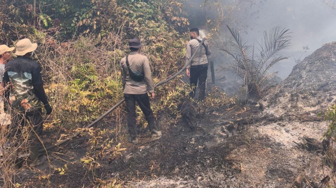 Polres Tebo Bersama TNI dan Instansi Terkait Tangani Karhutla di Sejumlah Wilayah