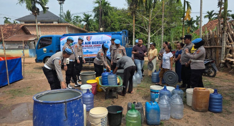 HUT Propam Polri 2026, Bid Propam Polda Jambi Salurkan 10.000 Liter Air Bersih untuk Warga Tangkit
