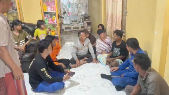 Hanyut Berjam-jam, Nelayan Kuala Tungkal Ditemukan Selamat di Indragiri Hilir