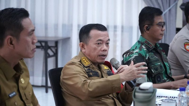Sudah Ratusan Hektare Hangus, Pasukan Pemadam Terpaksa Panggil Hujan