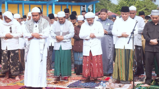 Salat Istisqa di Tengah Kemarau, Ikhtiar Besar Tanjung Jabung Barat Menjemput Hujan