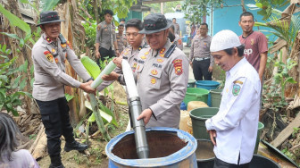 Setetes Air, Sejuta Harapan, Polres Sarolangun Salurkan Bantuan Air Bersih untuk Warga