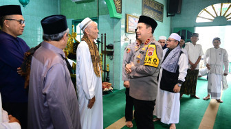 Kapolda Jambi Laksanakan Salat Jumat Keliling, Pererat Silaturahmi dengan Masyarakat