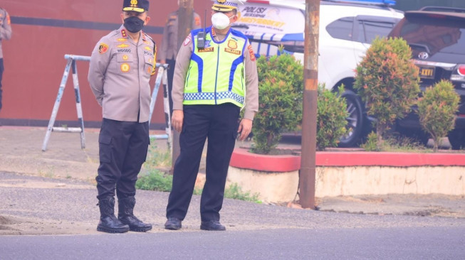 Kapolda Jambi dan Wakapolda Turun Langsung Atur Lalu Lintas, Wujud Nyata Polisi Bersama Masyarakat