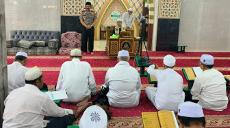 Wakapolda Jambi Hadiri Pengajian Majelis Ilmi wa Dzikri Al-Hidayah, Ajak Jamaah Jaga Kamtibmas dan Waspada Hoaks