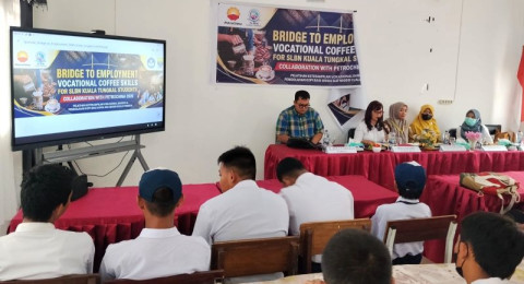 SKK Migas PetroChina Latih Siswa Disabilitas Jadi Barista Lewat Bridge to Employment