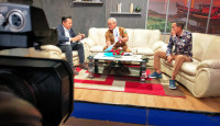Plt Kadis Kominfo Dr. Jhon Eka Powa dan Wartawan Televisi Senior, Mursyid Sonsang Bahas Literasi Digital di TVRI Jambi