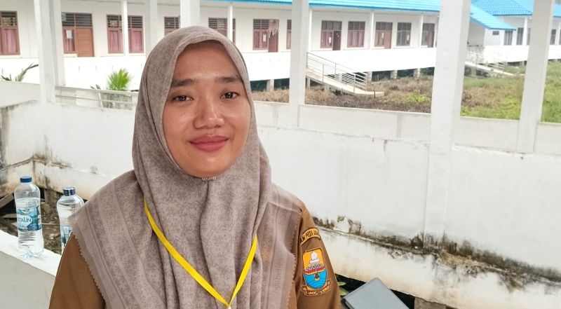 Plt Kepala SLB Negeri Kuala Tungkal, Hasanah | foto : swd
